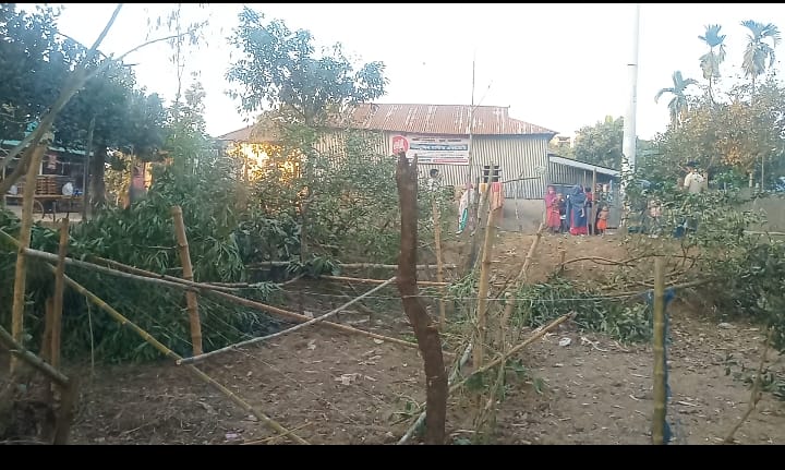 অত্যাচার নির্যাতন করে আসছে অসহায় পরিবারটিকে।